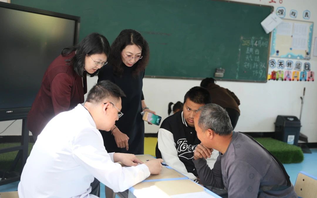 【沪上春风送希望 医者仁心护健康】2026世界杯官网联合上海壹博医疗集团赴大理开展爱心义诊活动